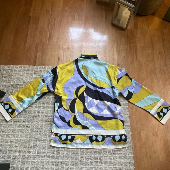 Multi color print flowy button down collared blouse - Picture 3 of 4